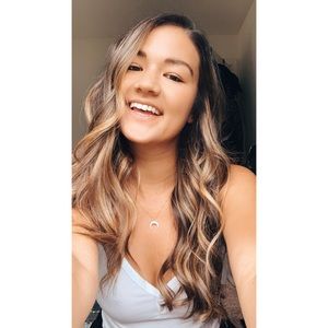 Meet your Posher, Laura